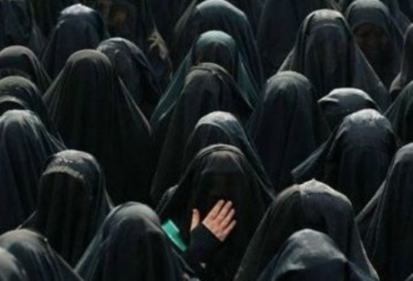 Kara Çarşaf ve Peçe